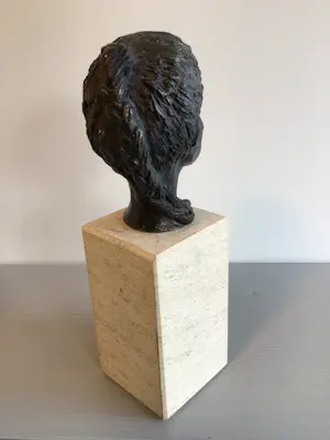 Astrid Veldhuyzen-Koppen - Sculptuur “ Luisteren “ kopen? Bied vanaf 59!