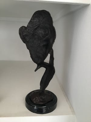 Astrid Veldhuyzen-Koppen - Sculptuur “ De overdenking “ 35 cm hoog ! kopen? Bied vanaf 115!