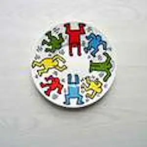 Keith Haring - Servies: 2 platte borden, 2 koffiekopjes en 1 espressokopje kopen? Bied vanaf 90!