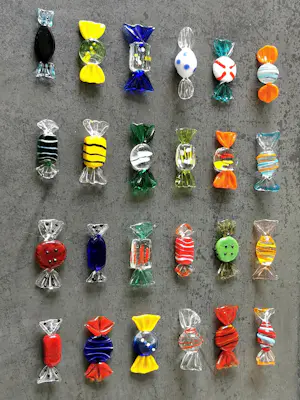 AcheterSeguso - 24x Murano Glas Snoepjes / Bonbons / Sweets - Vintage Kunst Venetië? Enchérissez de 75!