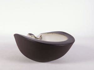 Potterie Ravelli - Aardewerk, Lot van twee asbakken, een vaas en een bakje kopen? Bied vanaf 1!