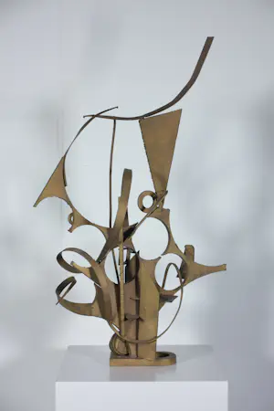 Theo Beerendonk - Assemblage / Sculptuur van IJzer (verbronsd), Abstract met cirkels kaufen? Bieten Sie von 400!