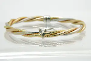 41 - Charmante 18 karaats gouden tri-color "gevlochten" dames armband kopen? Bied vanaf 415!