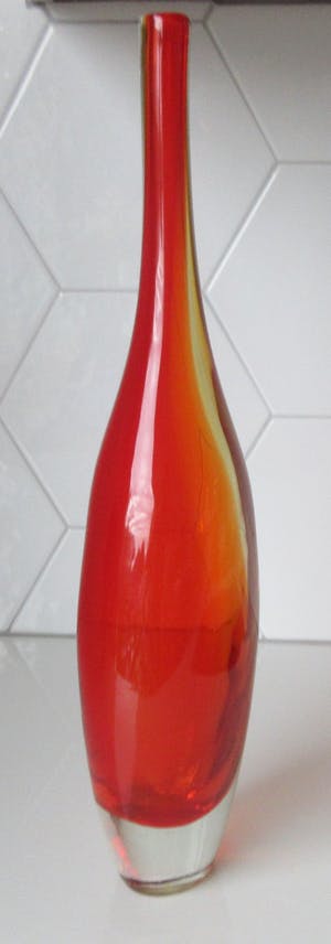 Niet of onleesbaar gesigneerd - Rood gele hand geblazen Flesvaas uit de jaren'50-'60 kopen? Bied vanaf 10!