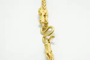 45 - Relatief lang hoog gehalte 22Krt gouden collier met drakenkop sluiting kopen? Bied vanaf 2500!