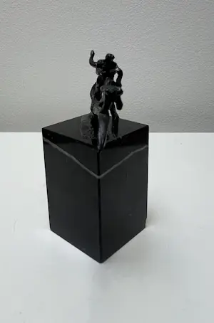 Corry Ammerlaan - Bronzen sculptuur | Balanceren op een tak kopen? Bied vanaf 20!