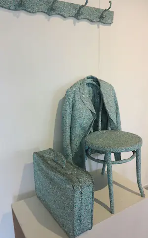 Michel Kourline - Meerdelig kunstobject / installatie, Green Chair kopen? Bied vanaf 300!