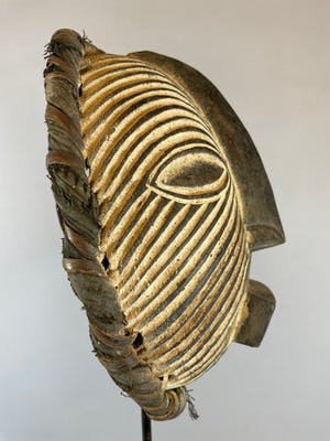 Songye - African KIFWEBE shield from the Songye - Congo. kopen? Bied vanaf 40!