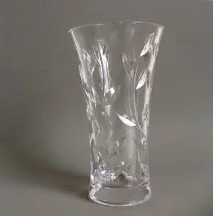 Niet of onleesbaar gesigneerd - Ravenna, grote loodkristallen vaas met floraal motief kopen? Bied vanaf 1!