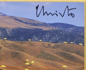 Christo - Handgesigneerde artcard The Umbrellas Japan + boek kopen? Bied vanaf 1!