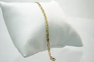 Acheter17 - Charmante en zo goed als nieuwe 14 karaats geel gouden armband? Enchérissez de 190!