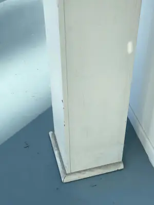 Michel Kourline - Tweedelig kunstobject in gemengde techniek, La femme à la cravate (Groot) kopen? Bied vanaf 450!