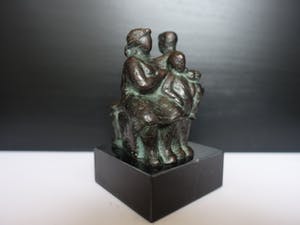 Karin Beek - "Familie" in brons kopen? Bied vanaf 50!