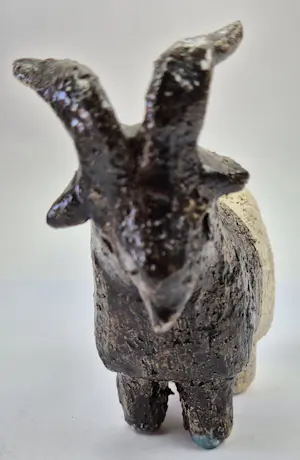 Ueli Schmutz - Olijke trio van 2 schaapjes en een steenbokje kopen? Bied vanaf 15!