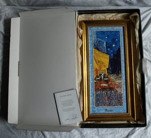 Curiosa - Ingelijste porseleinen wandtegel – Café de Nuit , Vincent van Gogh kopen? Bied vanaf 50!