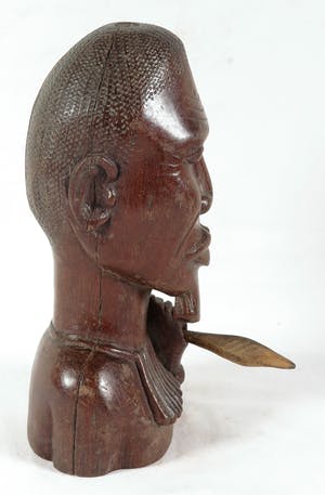 Kuba - Borstbeeld van een dignitarisfiguur met een speer kopen? Bied vanaf 1!