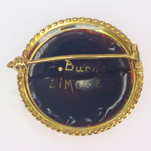 Vintage Fifties 18K gold artisanal brooch with enameled portrait of a lady, sign kopen? Bied vanaf 399!