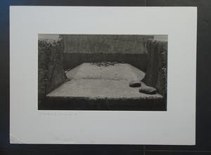 Niet of onleesbaar gesigneerd - Stenen Bruidsbed .(Jan M.C. Altena) kopen? Bied vanaf 10!