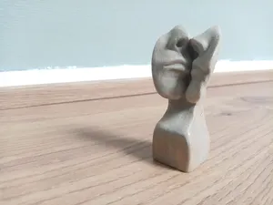 Hans Kuyper - Sculptuur De Kus kopen? Bied vanaf 15!