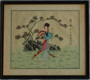 Niet of onleesbaar gesigneerd - 2 ingelijste schilderijen op zijde , Chinees? Japans?, Vrouw in landschap kopen? Bied vanaf 1!