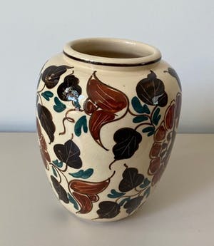 Niet of onleesbaar gesigneerd - Italiaanse Jugendstil aardewerken vaas kopen? Bied vanaf 1!