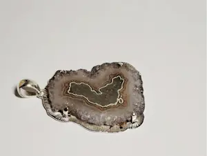 Nieuwe grote hanger met Amethist edelsteen aan twee zijden gepolijst kopen? Bied vanaf 85!