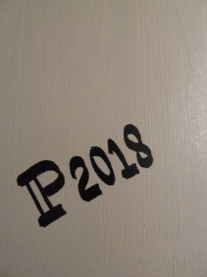 Niet of onleesbaar gesigneerd - Italiaans dorpshuis op granieten sokkel kopen? Bied vanaf 1!