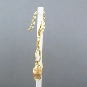 18k geel gouden oorhangers kopen? Bied vanaf 220!