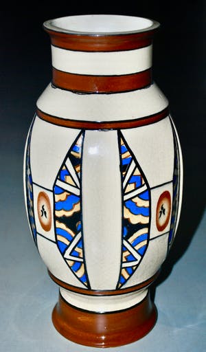 Niet of onleesbaar gesigneerd - Art Deco vaas met polychroom decoratie AMC August Mouzin & Compagnie kopen? Bied vanaf 1!