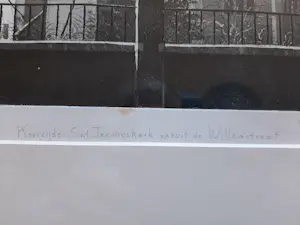 Wim Bettenhausen - Ets, Koorzijde Sint Jacobus kerk van uit de Willemstraat. kopen? Bied vanaf 100!