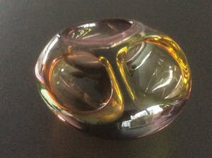 Niet of onleesbaar gesigneerd - ZELDZAAM MASSIEF MEERKLEURIG GLAZEN OBJECT kopen? Bied vanaf 1!