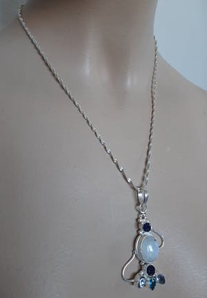 Curiosa - Zilveren ketting 925 met hanger Regenboog Maansteen kopen? Bied vanaf 20!
