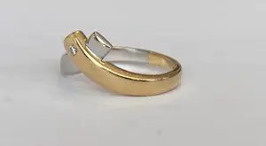 18 karaat gouden ring met diamant kopen? Bied vanaf 180!