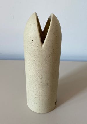 Peter Selhorst - Creme en vanille keramisch design vaasje kopen? Bied vanaf 1!