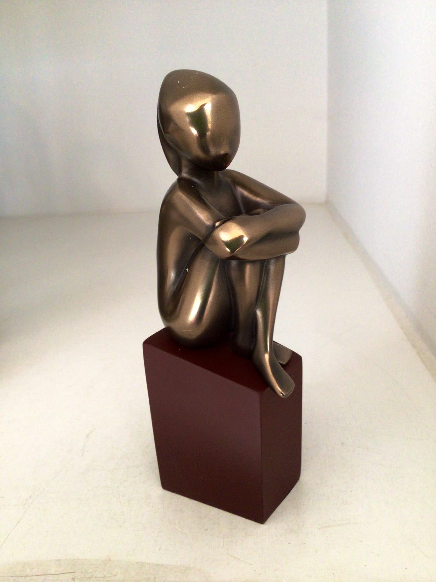 Janneke Ros - Beeld “ IN GEDACHTEN “. Gesigneerd kopen? Bied vanaf 1!