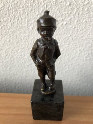 Niet of onleesbaar gesigneerd - jongetje met cigaret kopen? Bied vanaf 1!