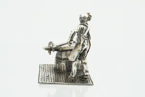 Wed. J.H. van der Meulen, Joure - Groot 2e geh. Zilveren miniatuur "de Hoefsmid" kopen? Bied vanaf 57!