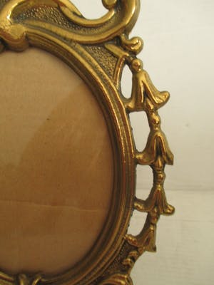 Curiosa - Twee bronzen/koperen dubbele fotolijsten onder glas kopen? Bied vanaf 50!