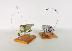 Agnes Berck - Twee insecten van keramiek en ijzer kopen? Bied vanaf 50!