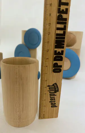 Yvonne van Van Rosse - Zes houten objecten – functionele sculpturen kopen? Bied vanaf 75!