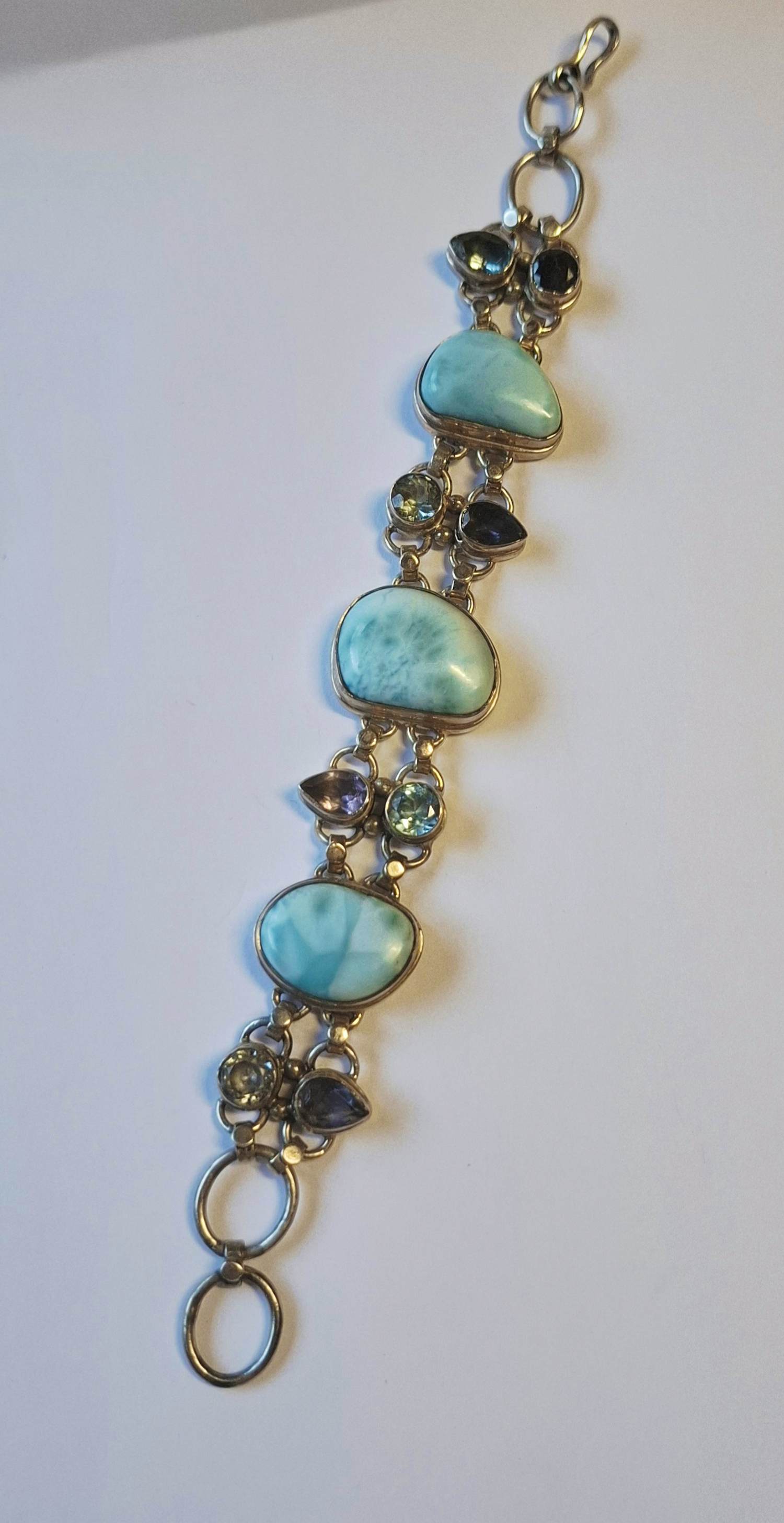 Mooie grote zware zilveren armband gezet met Larimar en multi edelstenen. kopen? Bied vanaf 135!