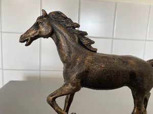 Niet of onleesbaar gesigneerd - paardje in galop kopen? Bied vanaf 1!