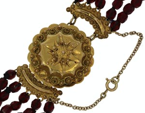 Buy 5-strengs granaten antieke ketting met 14k gouden slot? Bid from 399!