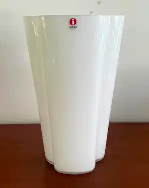 Alvar Aalto - Witte vaas ontworpen voor Iitala vendu pour 70€ !