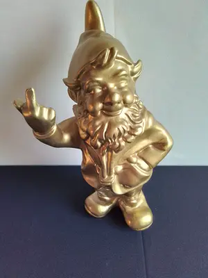 Niet of onleesbaar gesigneerd - Fraaie vergulde "Fuck" kabouter kopen? Bied vanaf 1!