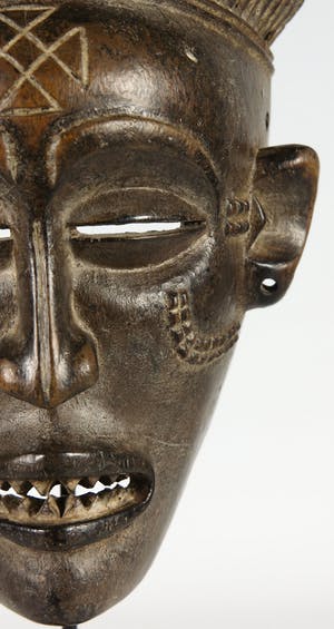 Tjowke - Hout, Gestoken masker kopen? Bied vanaf 1!