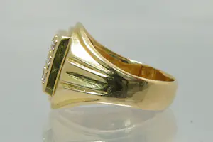 34 - Vintage 18krt geel-gouden pavé ring met 9 briljant gesl. (0.50ct) diamant kopen? Bied vanaf 380!