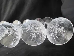 Niet of onleesbaar gesigneerd - 6 grote kristallen glazen kopen? Bied vanaf 1!