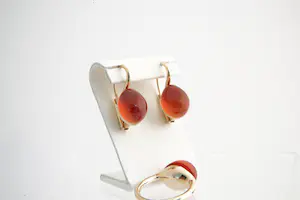176- Exclusieve POMELLATO Italy 9 krt goud  "rouge passion" SET oorclips & ring kopen? Bied vanaf 760!