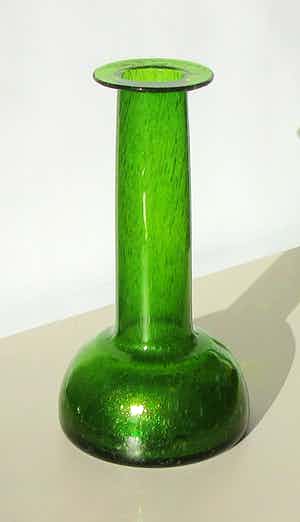 Kosta Boda - Groene glazen kraagvaas ontwerp Erik Höglund verkocht voor € 32!